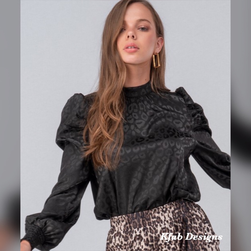🥰LAST! Leopard Print Mock Neck Puff Sleeve Blouse - Picture 2 of 8